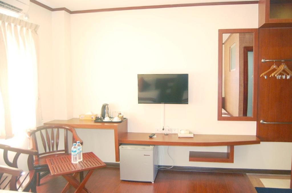 Hotel Memory Sittwe Buitenkant foto