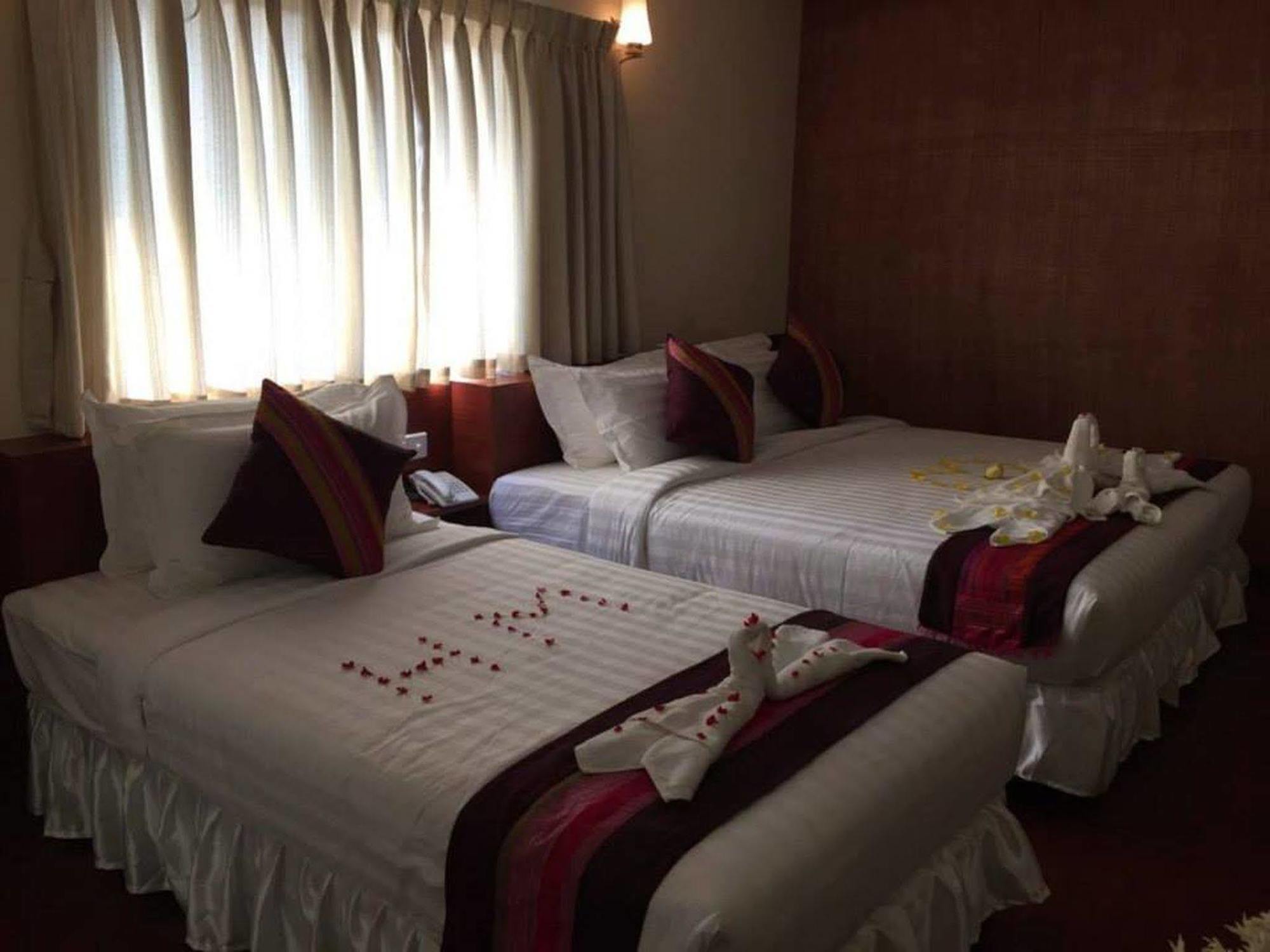 Hotel Memory Sittwe Buitenkant foto